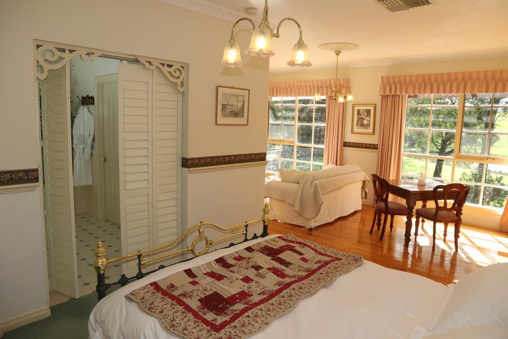 Fernglade On Menzies Bed & Breakfast Emerald Bagian luar foto